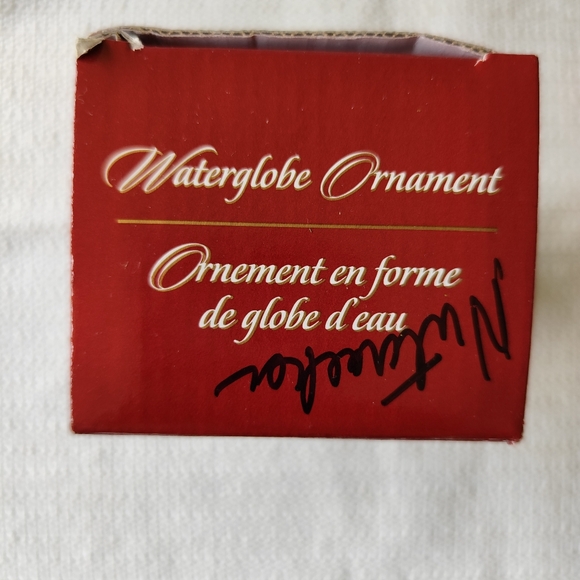 Kirkland Signature Waterglobe Ornament Nutcracker - Picture 5 of 6